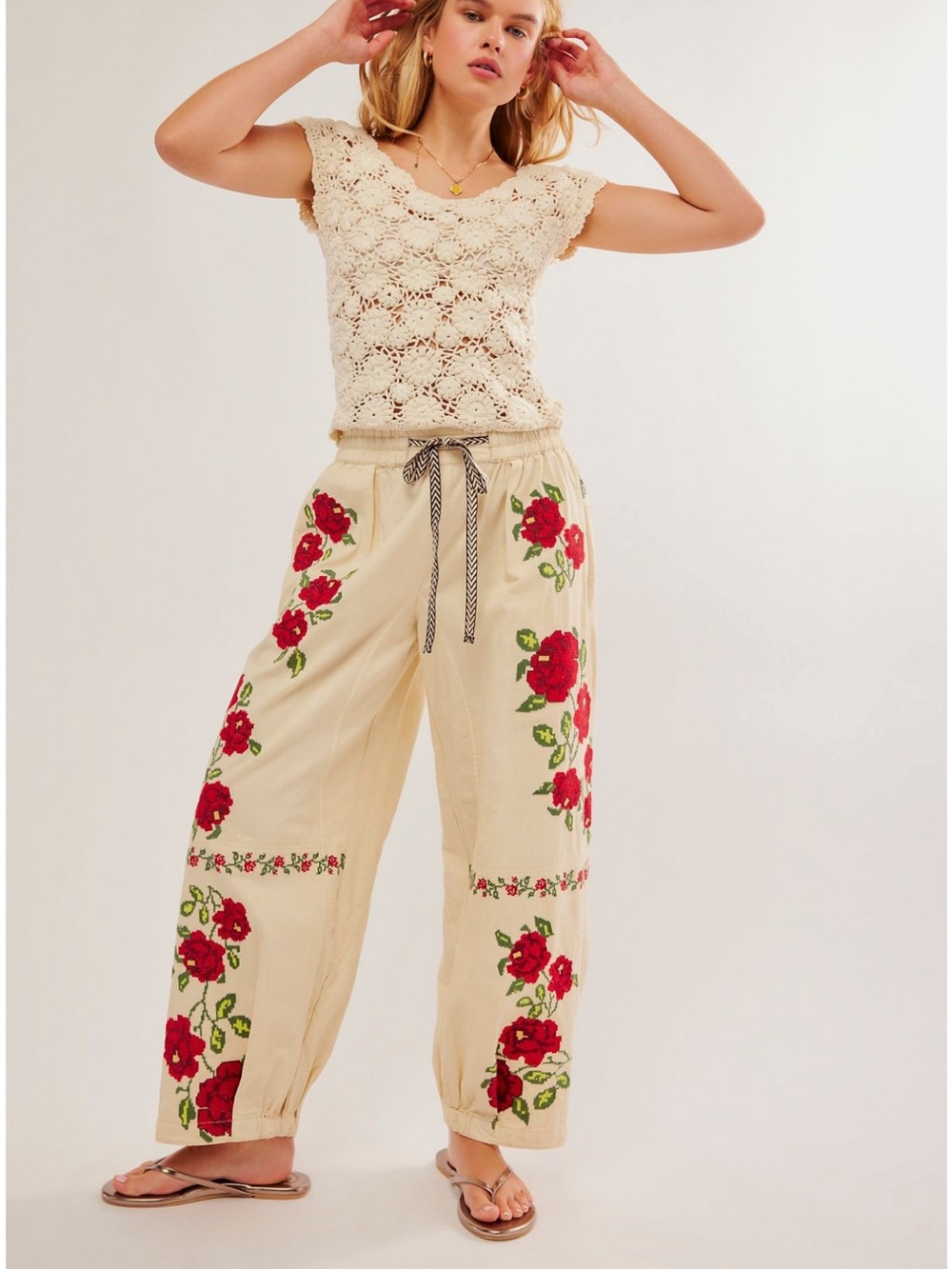 Free People DUPE Cream Wide-Leg Pants with Red Rose Embroidery SZ m